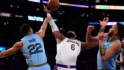  莫兰特劲爆扣篮灰熊力克凯尔特人终结对手不败