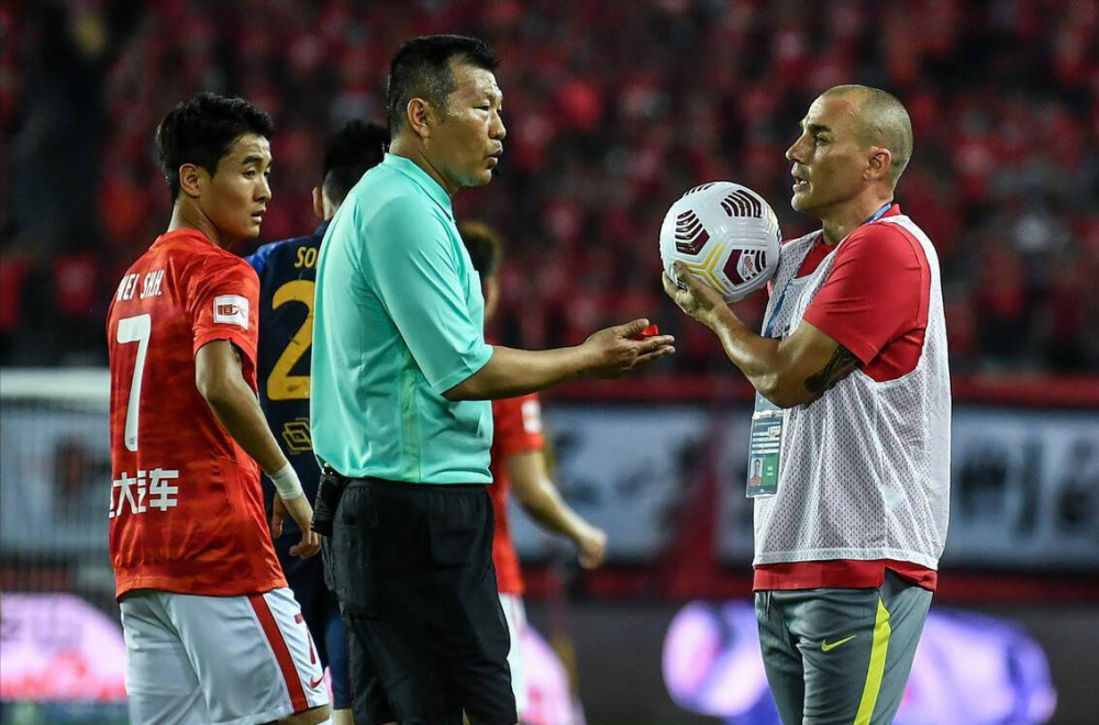  尼斯主帅赛后炮轰裁判判罚不公  