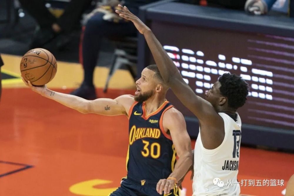  奥斯纳布吕克保级关键战役，德甲生死战一触即发